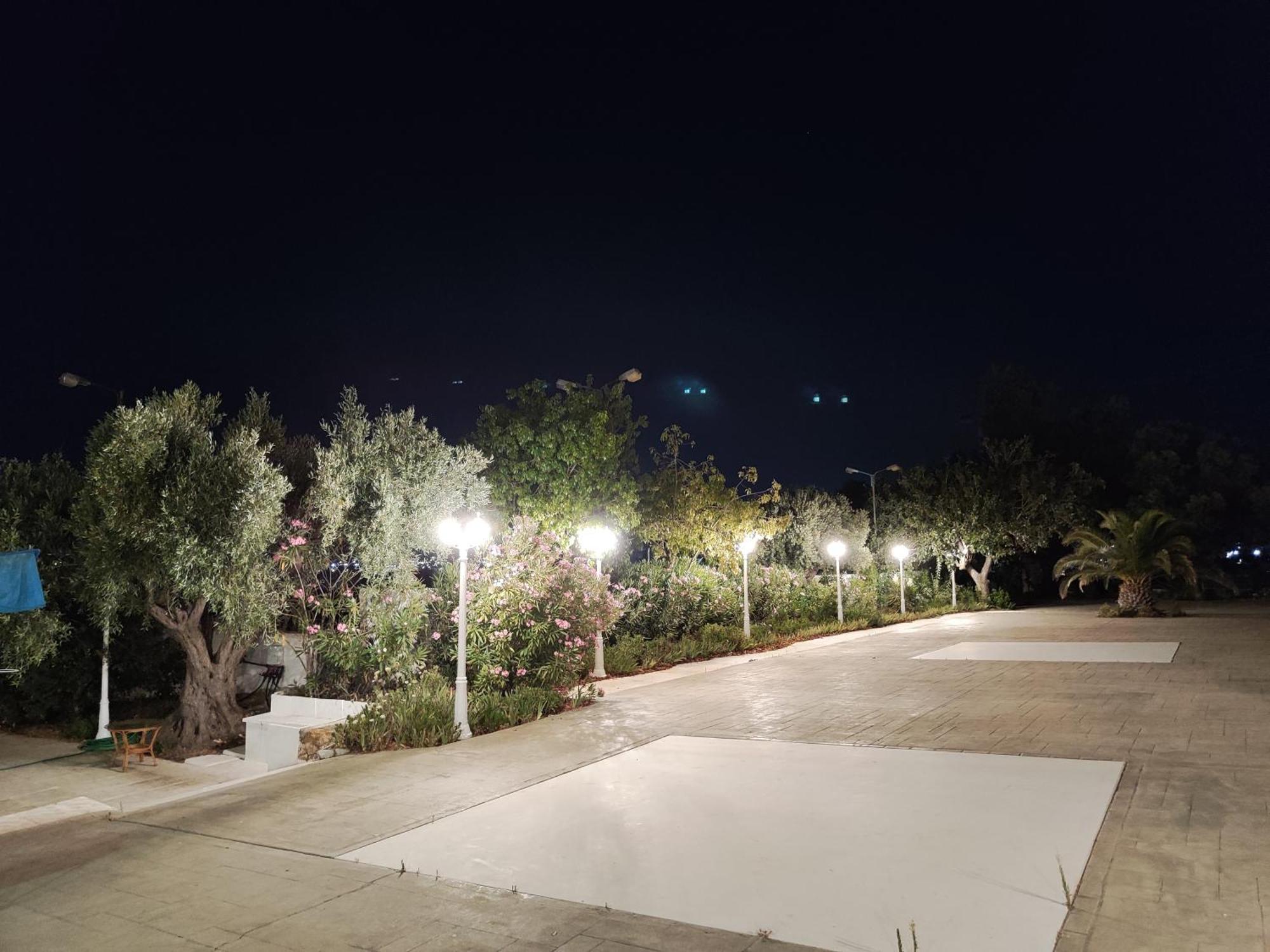 Tophill Gardens House - Shared Pool - Jacuzzi - 24hrs Check In - 10m From Airport