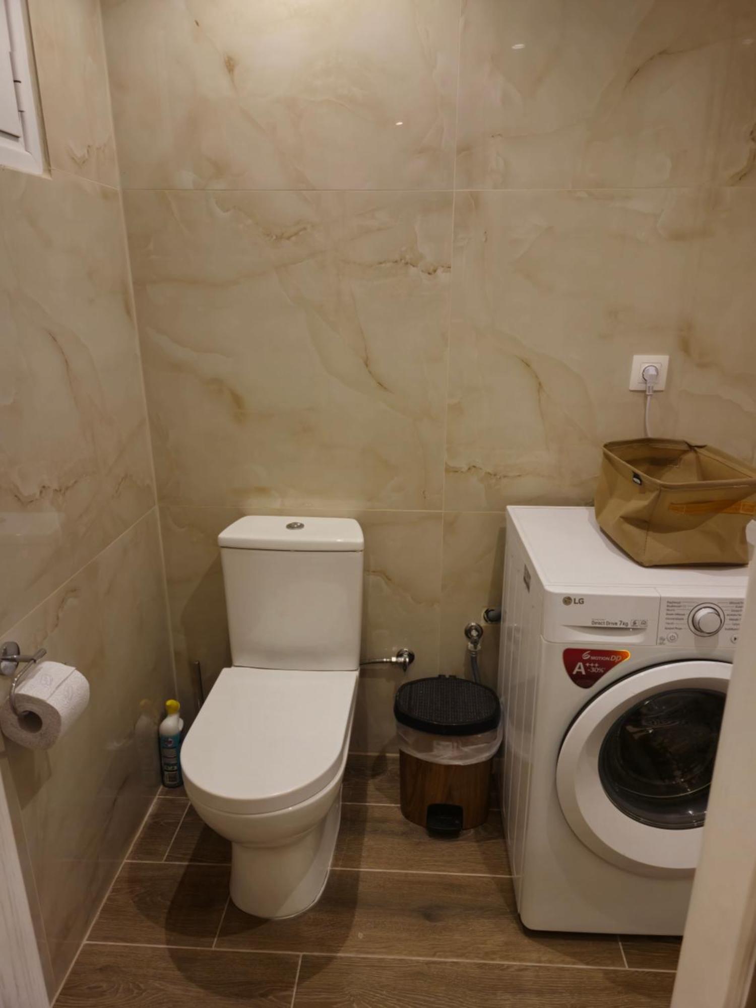 Ferienhaus Tophill Gardens House - Shared Pool - Jacuzzi - 24hrs Check In - 10m From Airport Koropi